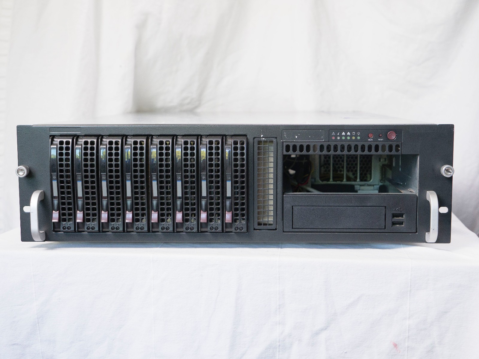 Supermicro CSE-833 3U 8-Bay Barebones, w/ power supply, trays, backpane, fans Supermicro CSE-833 3U 8-Bay Barebones, w/ power supply, trays, backpane, fans