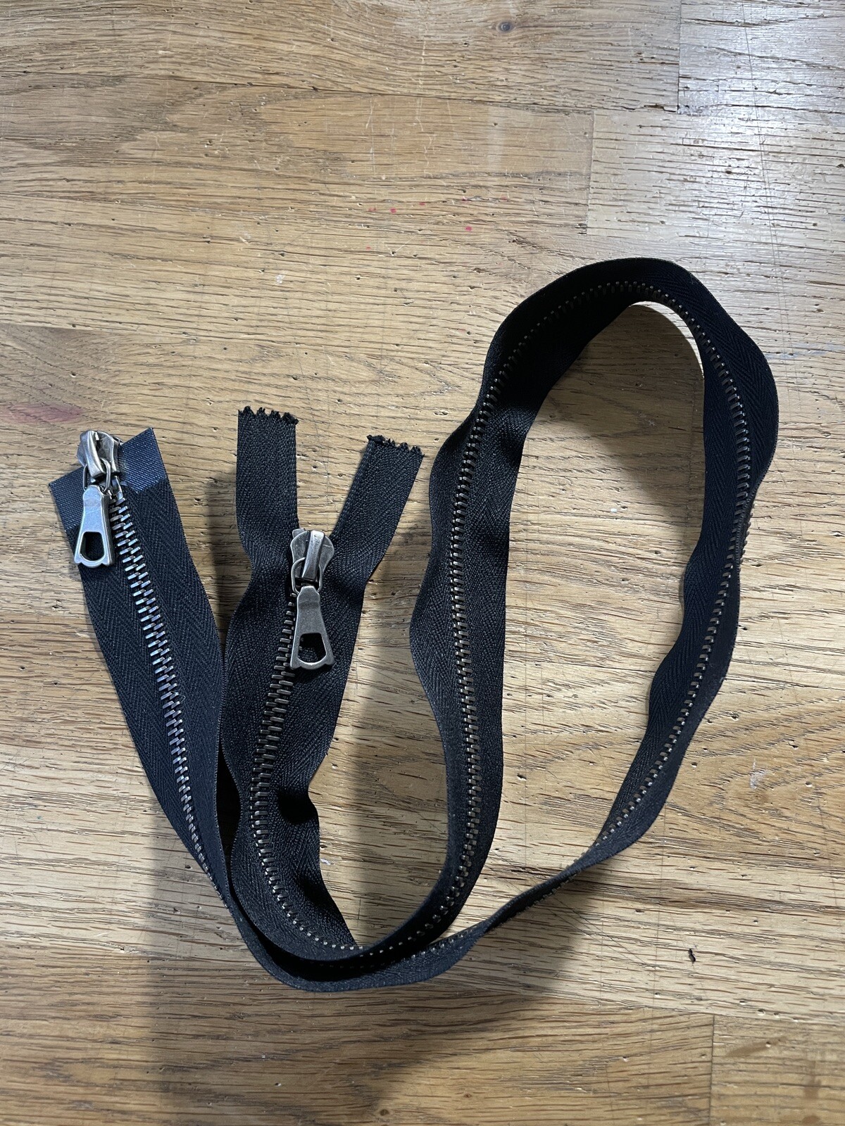 RiRi Zipper m6, 2 Way Sep End Blackened white bronze, Blk, Flach 21, 26.75” RiRi Zipper m6, 2 Way Sep End Blackened white bronze, Blk, Flach 21, 26.75”