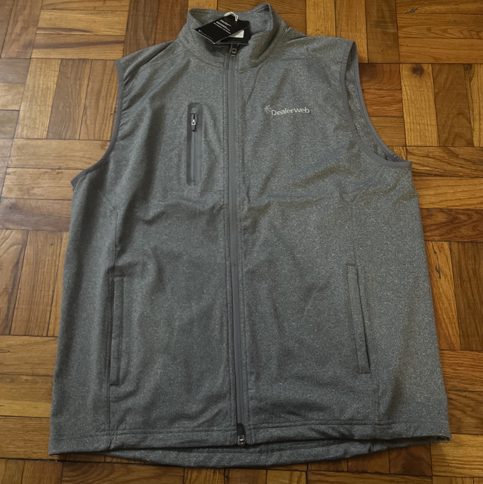Levelwear The Dean Vest Men\'s Size L Gray Full Zip Pockets NWT Casual Active
