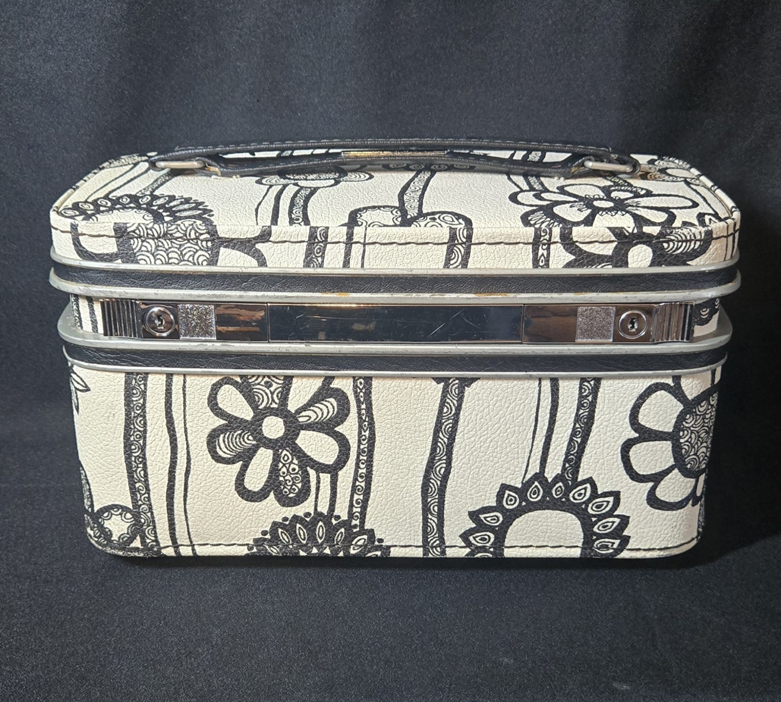 Vintage Samsonite  Fashionaire Marimekko Train Case black and white flowers