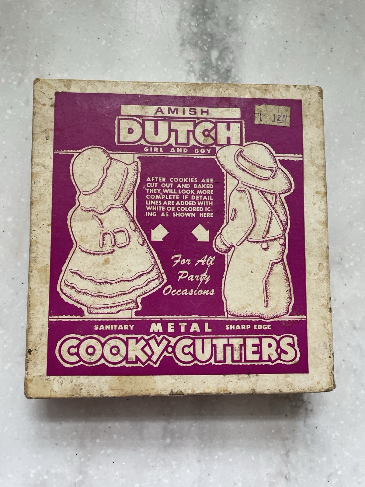 Vintage Amish Dutch Boy & Girl Metal Cooky Cutters in Orignal box, 6\