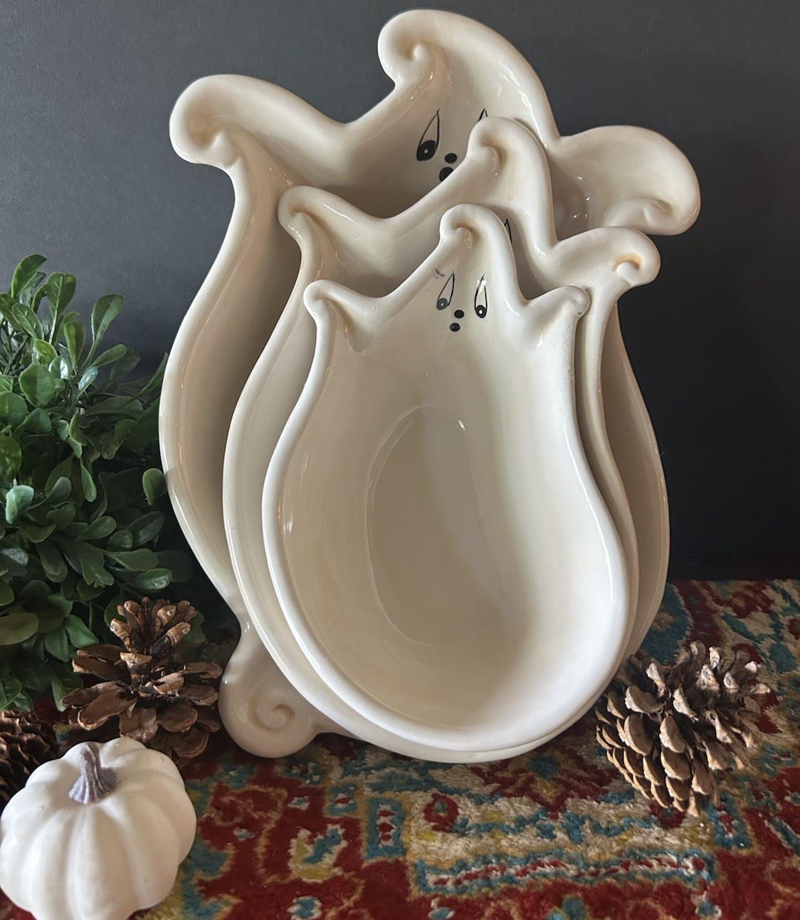 Johanna Parker Gus Ghost Nesting Serving Bowls Transpac Halloween Set Of 3 EC Johanna Parker Gus Ghost Nesting Serving Bowls Transpac Halloween Set Of 3 EC