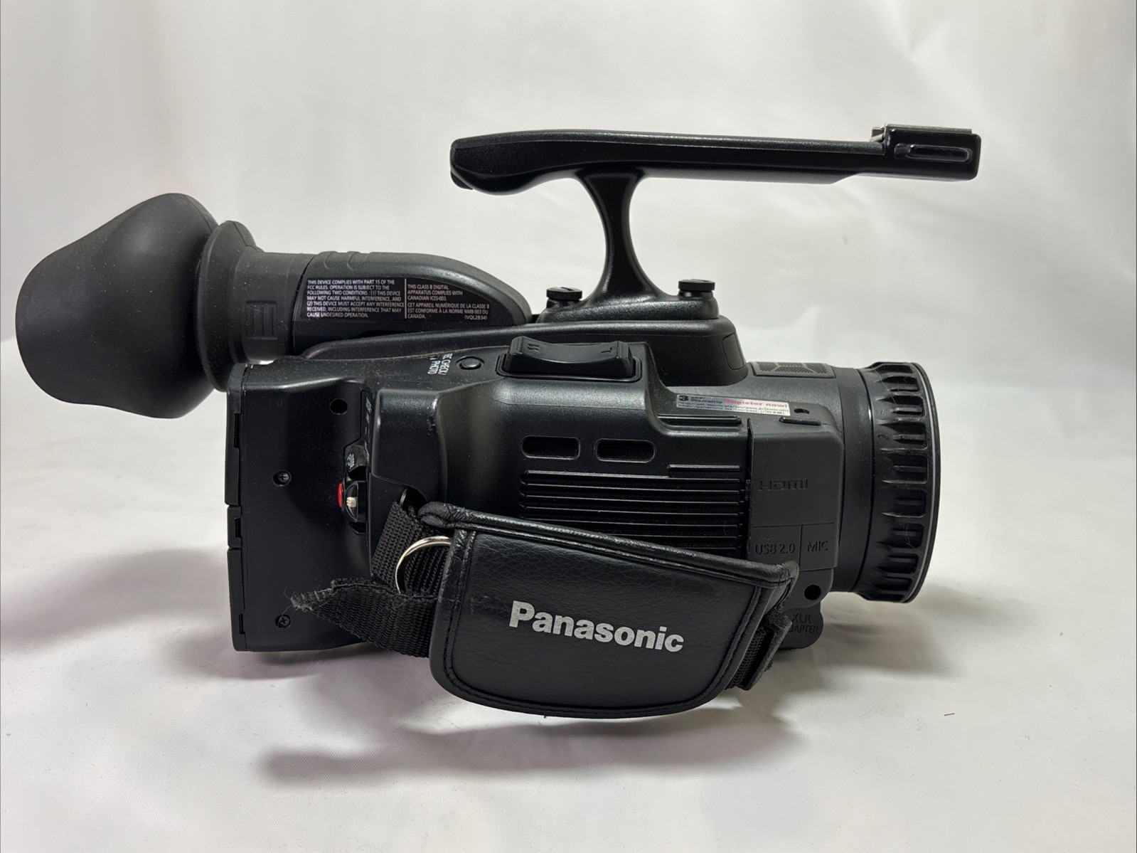 Panasonic AG-HMC40P AVCCAM HD Camcorder In Working Condition.
