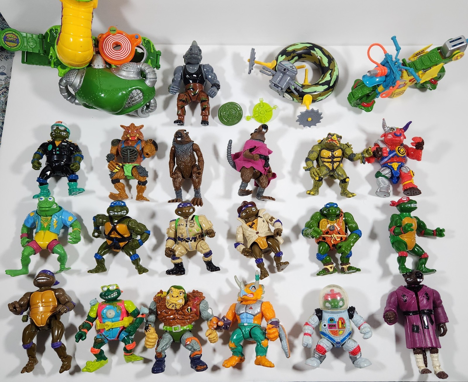 Vintage 1988 Playmates TMNT 19 Figure Lot, Vehicles, Mask, Ninja Turtles 80s 90s