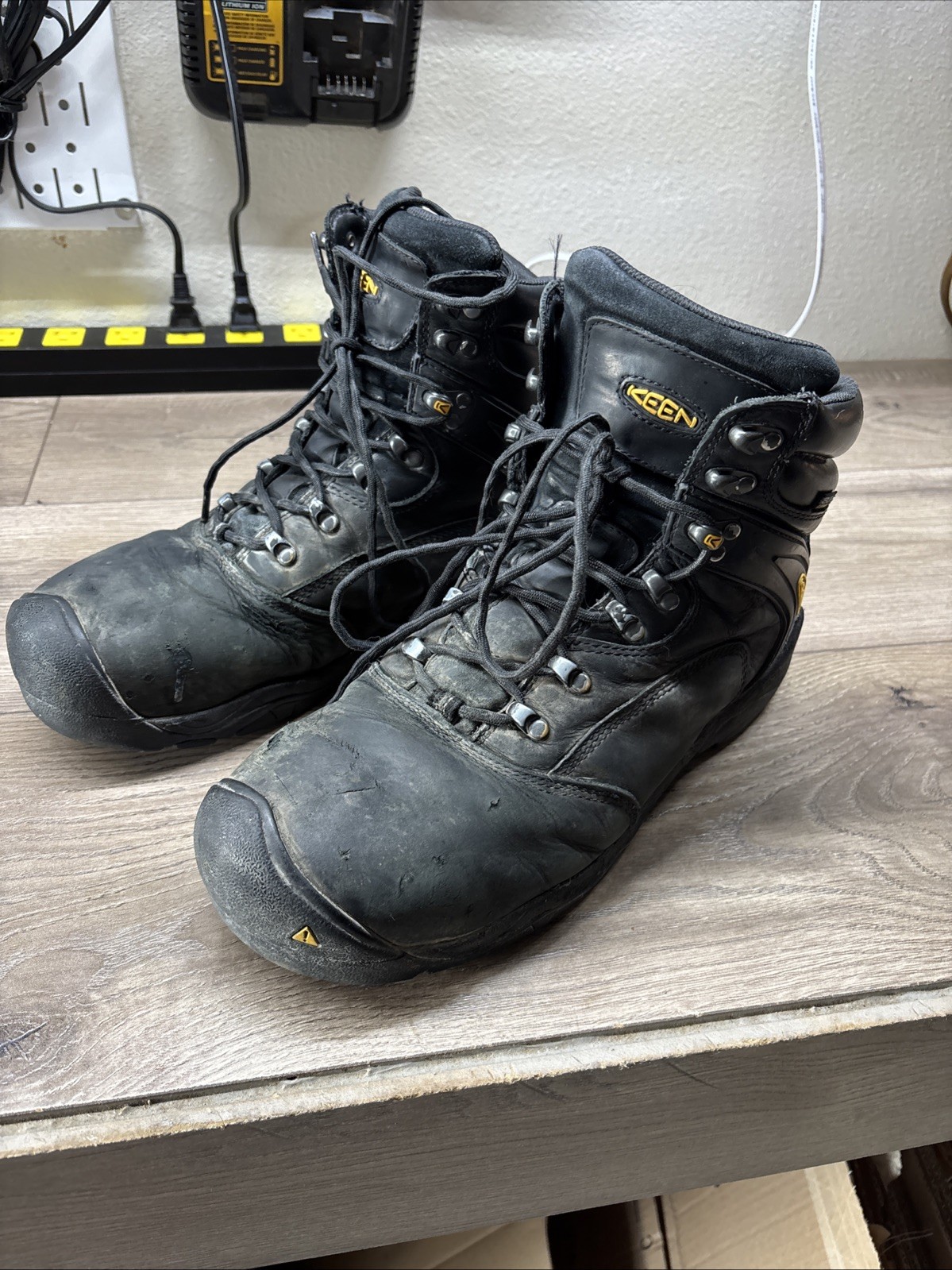 Keen Boots Mens Size 11.5 D Louisville Steel Toe Work Black Leather Waterproof