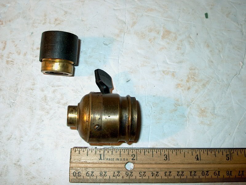 Antique 1905-era Edison short socket Bryant paddle w/ adapter for standard bulbs Antique 1905-era Edison short socket Bryant paddle w/ adapter for standard bulbs