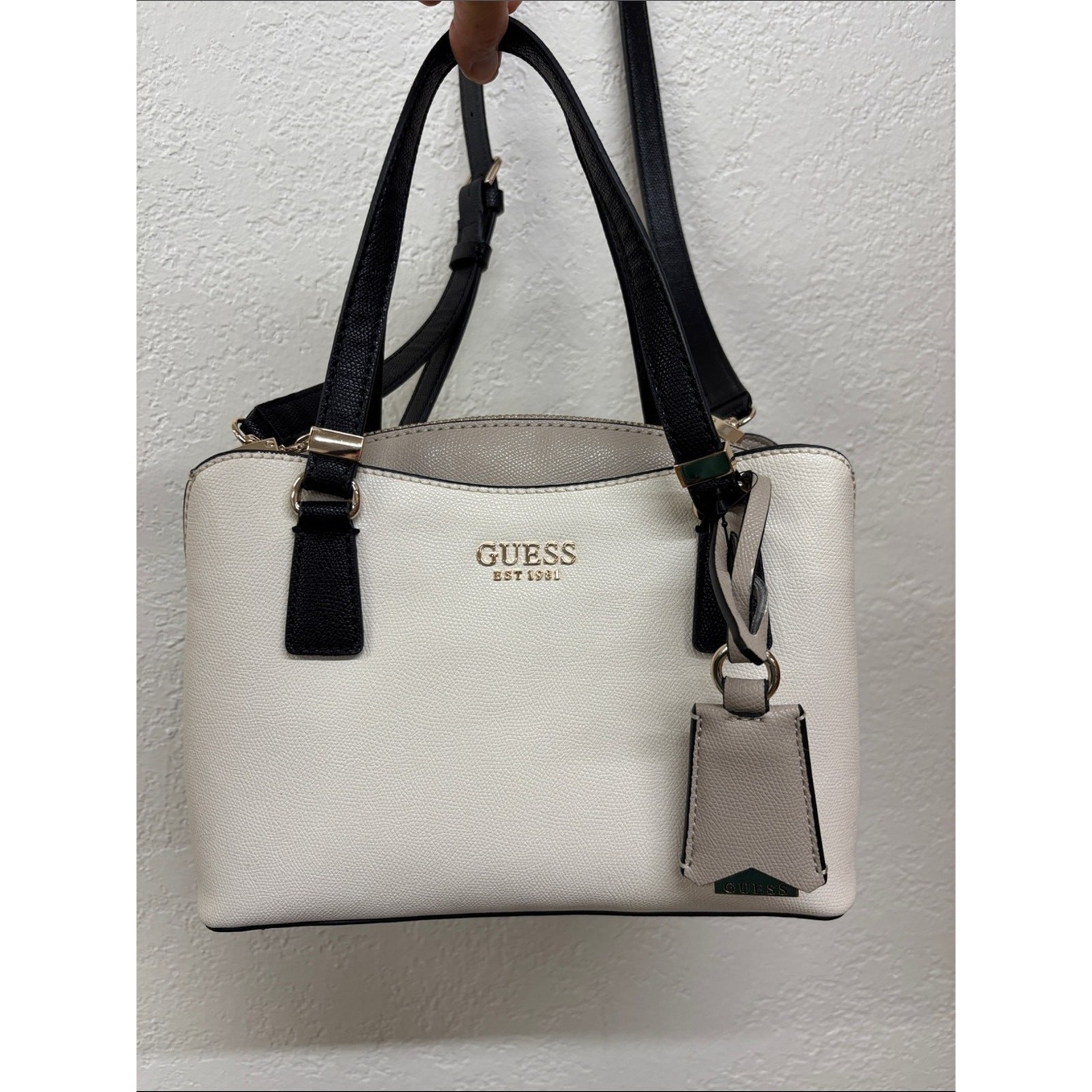 GUESS lyndi small girlfriend satchel bag cream beige