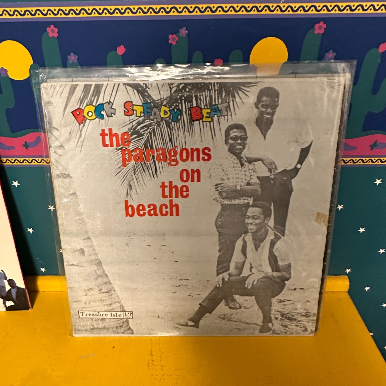 The Paragons ‎– On The Beach Treasure Isle Rare Jamaican Press VG-/G+