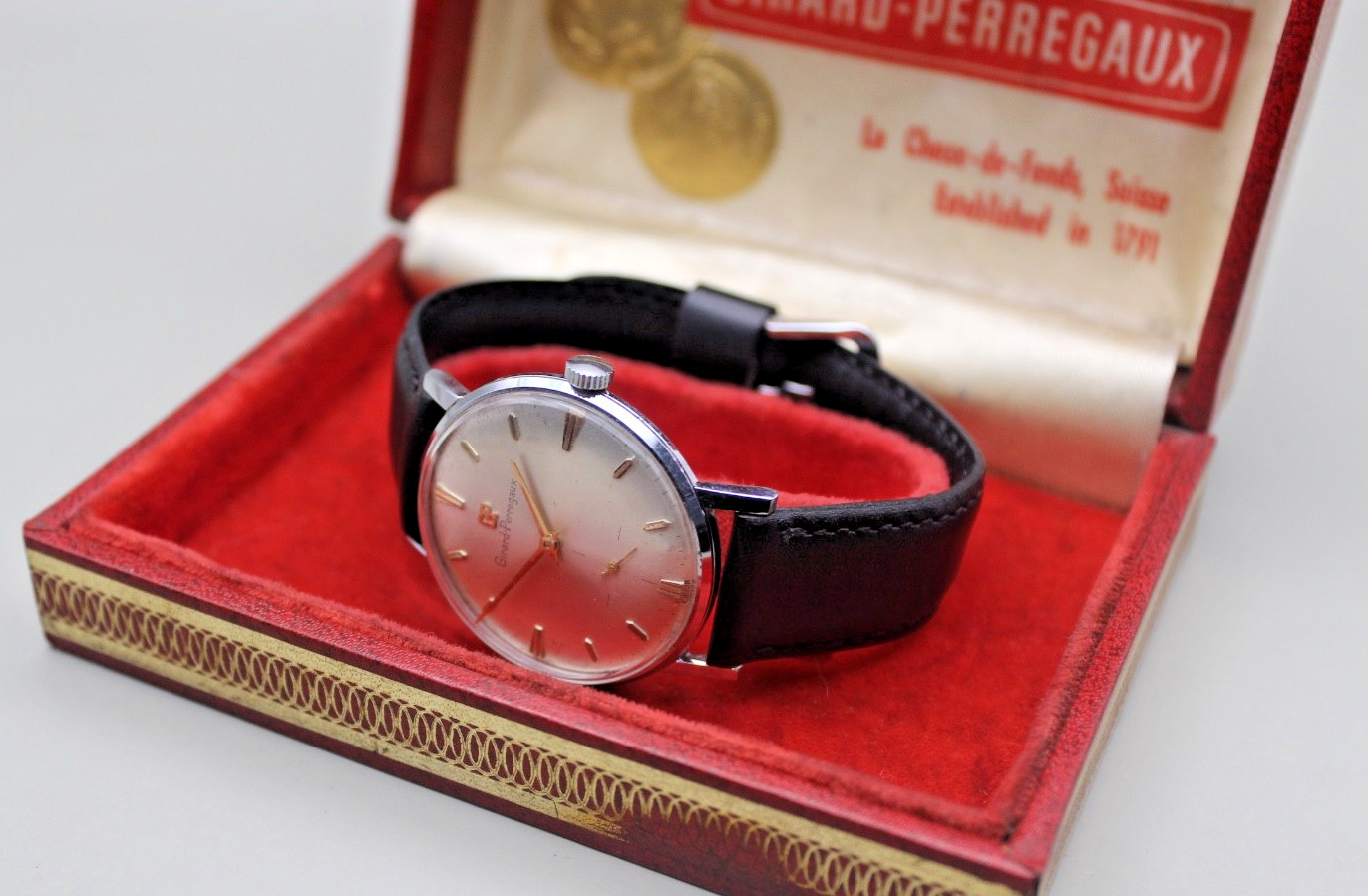 Vintage Girard-Perregaux GP Logo Dial 36mm - 17 Jewels Manual Wind Men\'s Watch