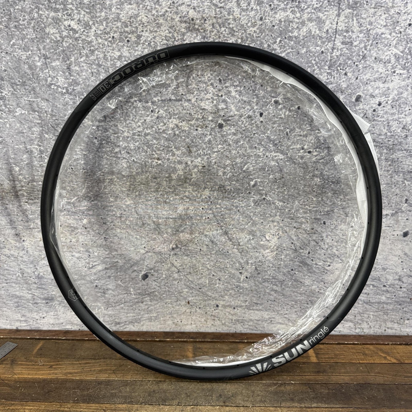 Sun Ringle Duroc 30 STR 27.5in Rim Disc 28H Tubeless Ready Black Alloy MTB
