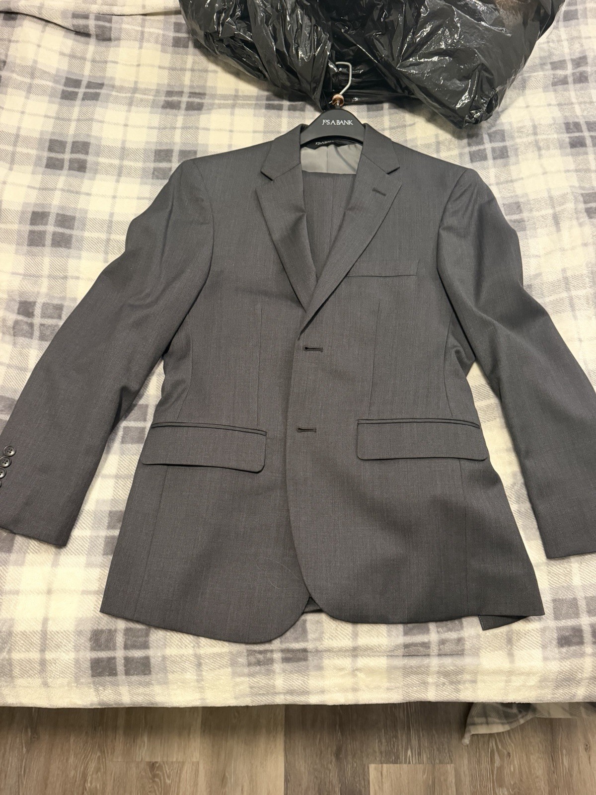 Jos. A. Bank Men\'s Gray Wool 2-Piece Suit Solid 2-Button 36 Short / 30 waist Jos. A. Bank Men\'s Gray Wool 2-Piece Suit Solid 2-Button 36 Short / 30 waist