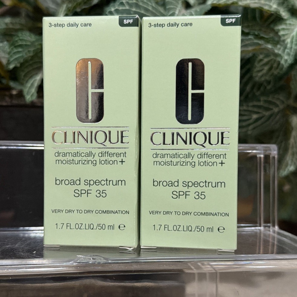 Clinique Dramatically Different Moisturizing Lotion SPF 35 TWO- 1.7oz/50ml
