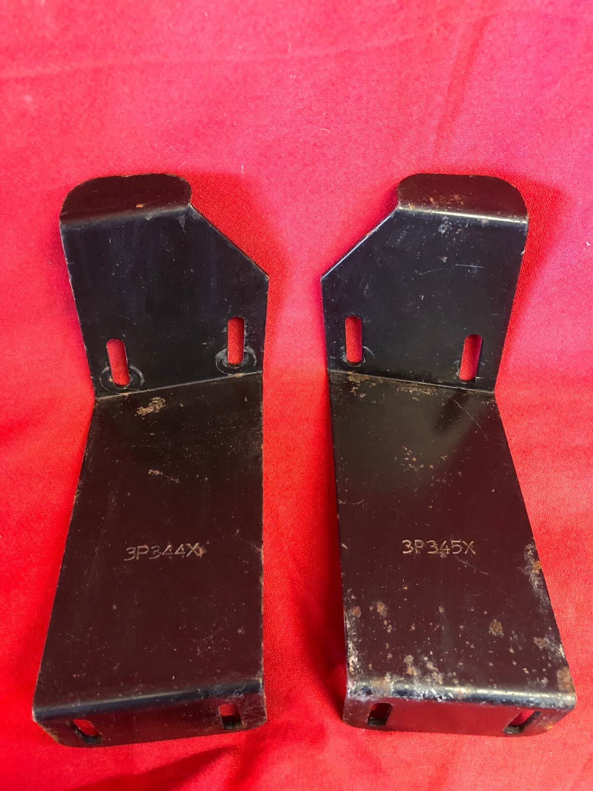 PRO-GARD Partition Prisoner - REAR Pillar - 3P345X/3P344X - FORD Crown Vic PRO-GARD Partition Prisoner - REAR Pillar - 3P345X/3P344X - FORD Crown Vic