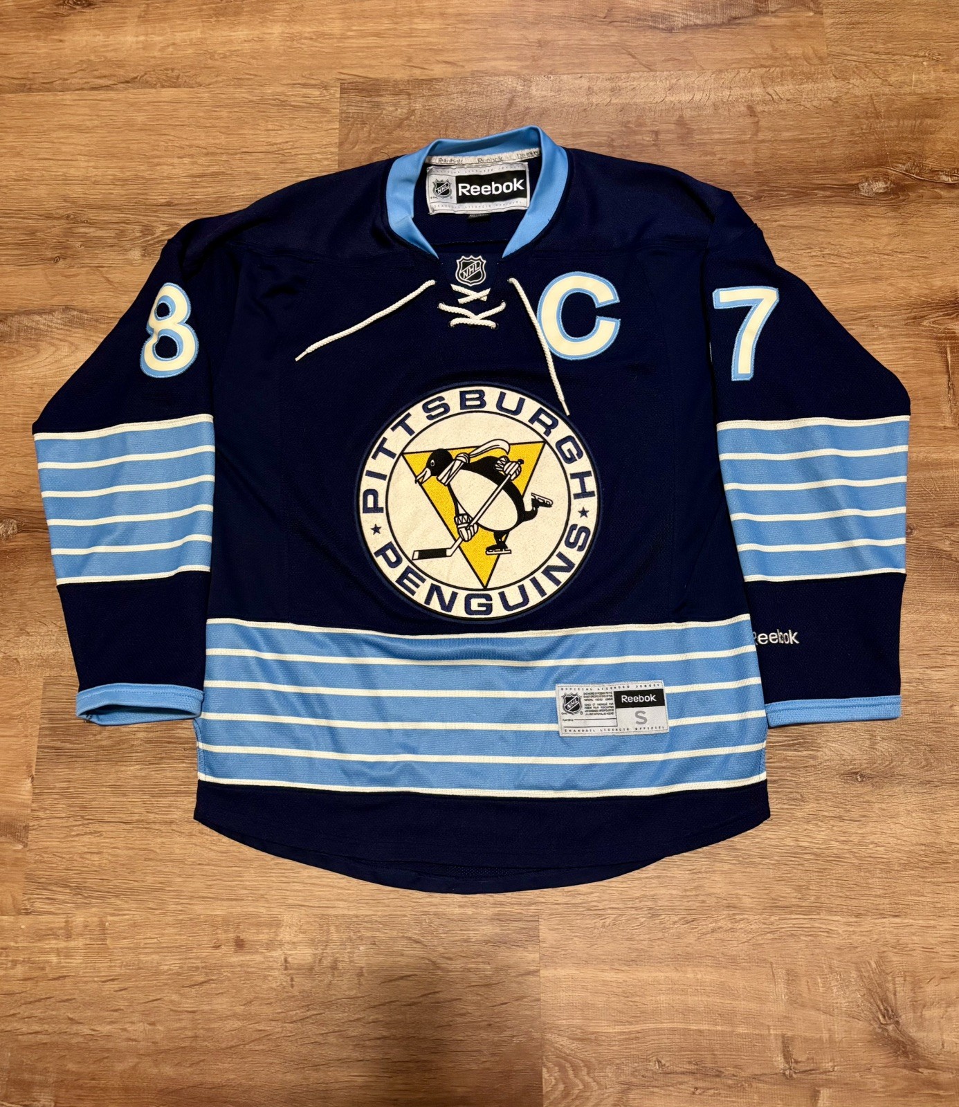 Men’s Reebok Sidney Crosby Pittsburgh Penguins 2011 Winter Classic Jersey (S) Men’s Reebok Sidney Crosby Pittsburgh Penguins 2011 Winter Classic Jersey (S)