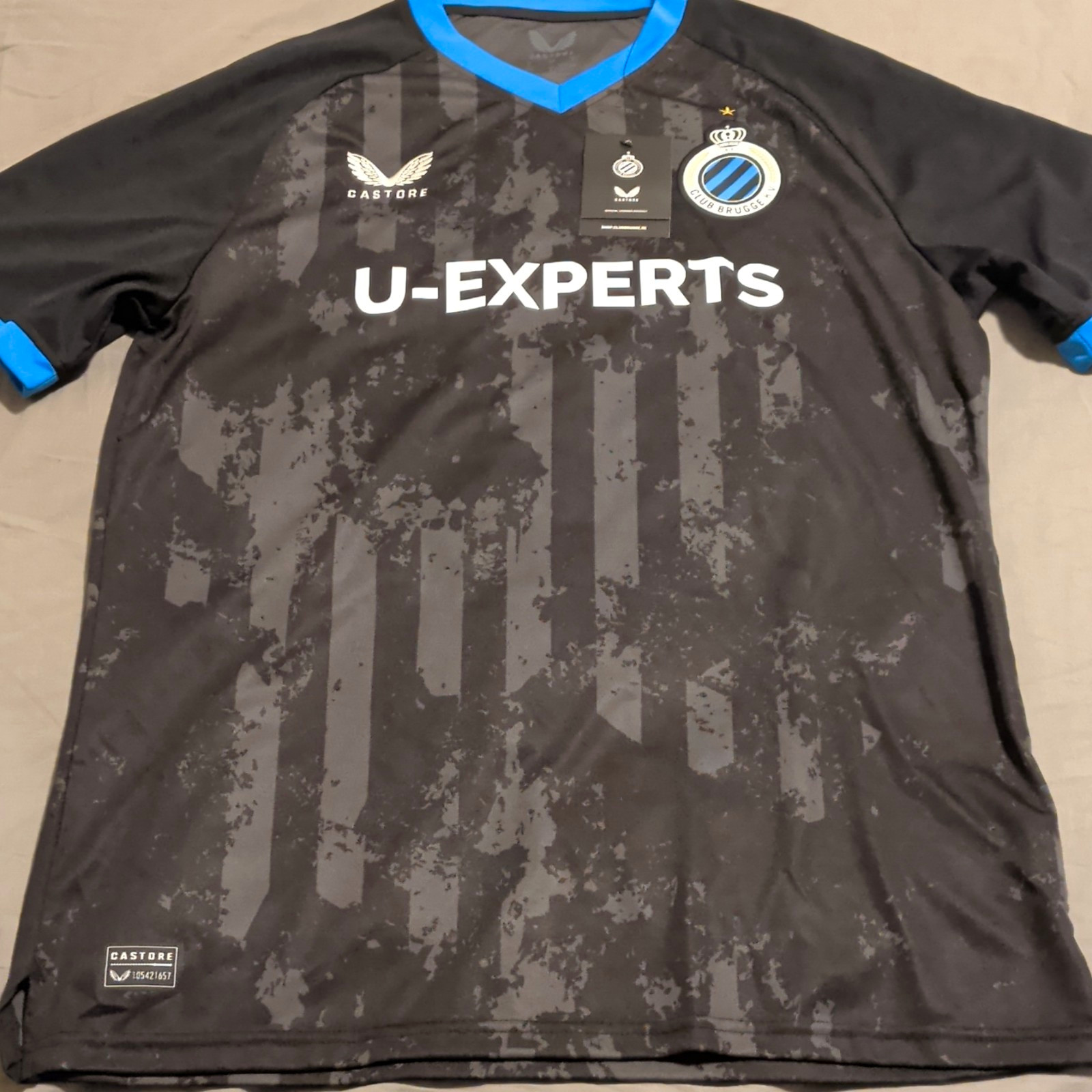 Castore Club Brugge Maxim De Cuyper 55 Soccer Jersey Men’s L Black/Blue Official Castore Club Brugge Maxim De Cuyper 55 Soccer Jersey Men’s L Black/Blue Official