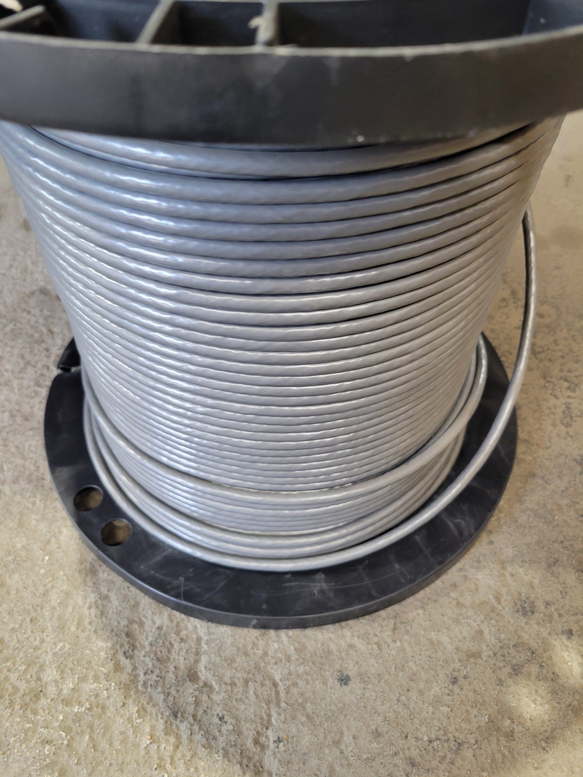 Belden 9934 060 (750 Feet) 24awg 9c Belden 9934 060 (750 Feet) 24awg 9c