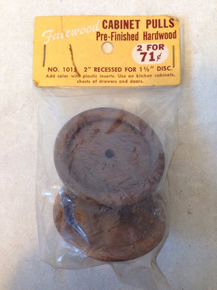 Vtg Pair Fairwood Prefinish Hardwood Walnut Round Knobs Drawer Cabinet Pulls 2 Vtg Pair Fairwood Prefinish Hardwood Walnut Round Knobs Drawer Cabinet Pulls 2