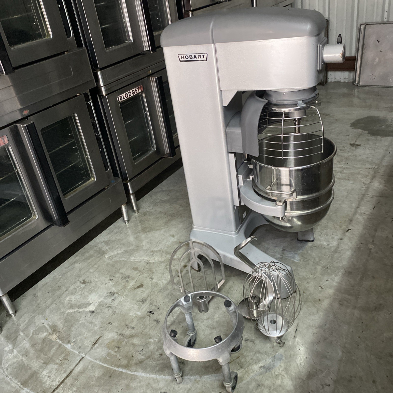 HOBART HL400 40QT Mixer W/ Hook, Whip, Bowl/Dolly - 3PH/1.5HP