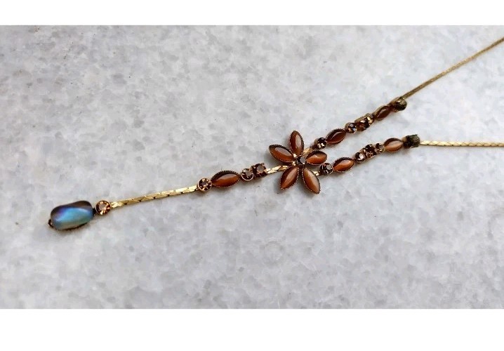 Lovely vintage chain with pendants floral topic