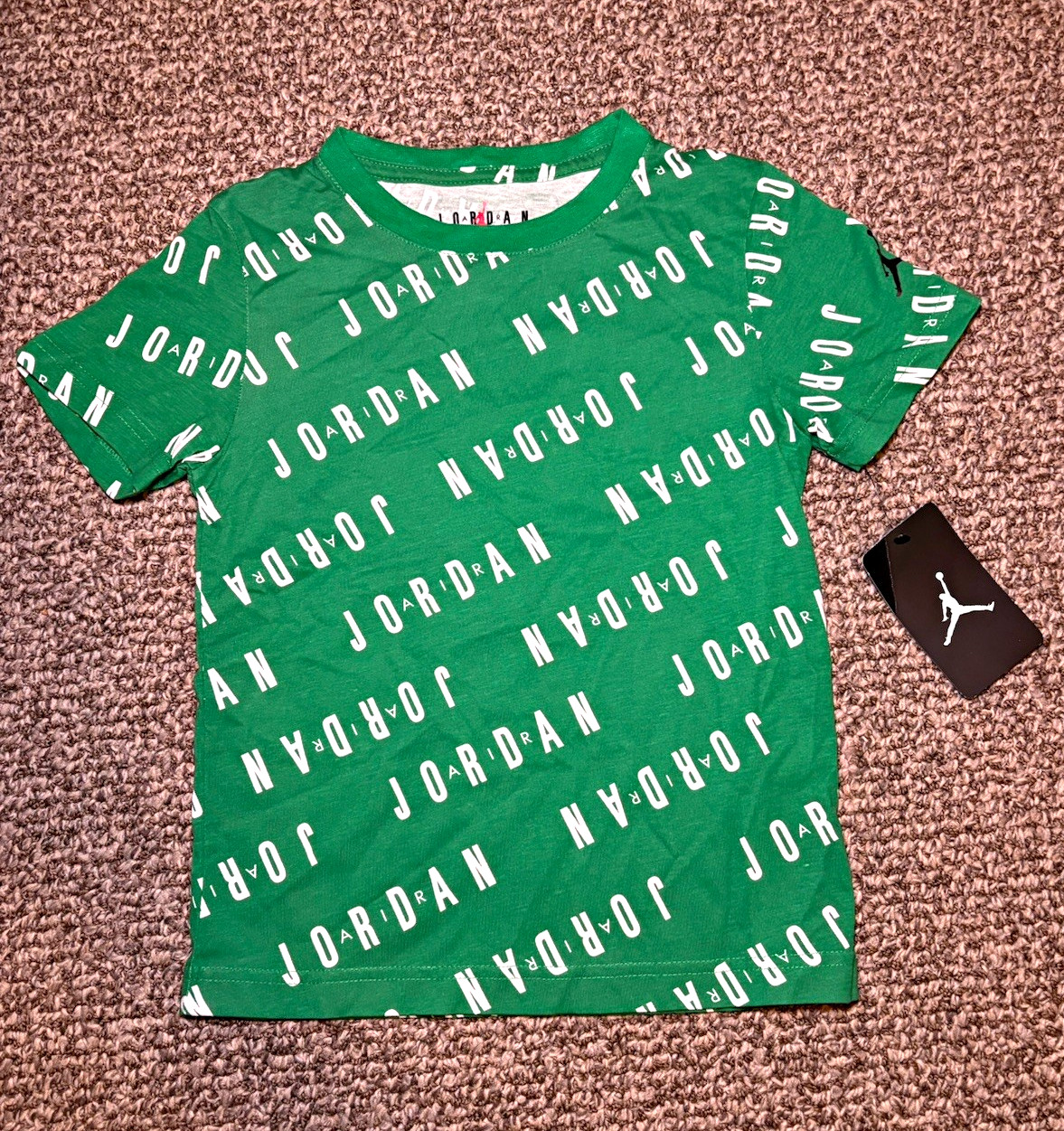 Jordan Boys Size 6 Green Jumpman Logo Graphic Print Crew Neck T-Shirt Jordan Boys Size 6 Green Jumpman Logo Graphic Print Crew Neck T-Shirt