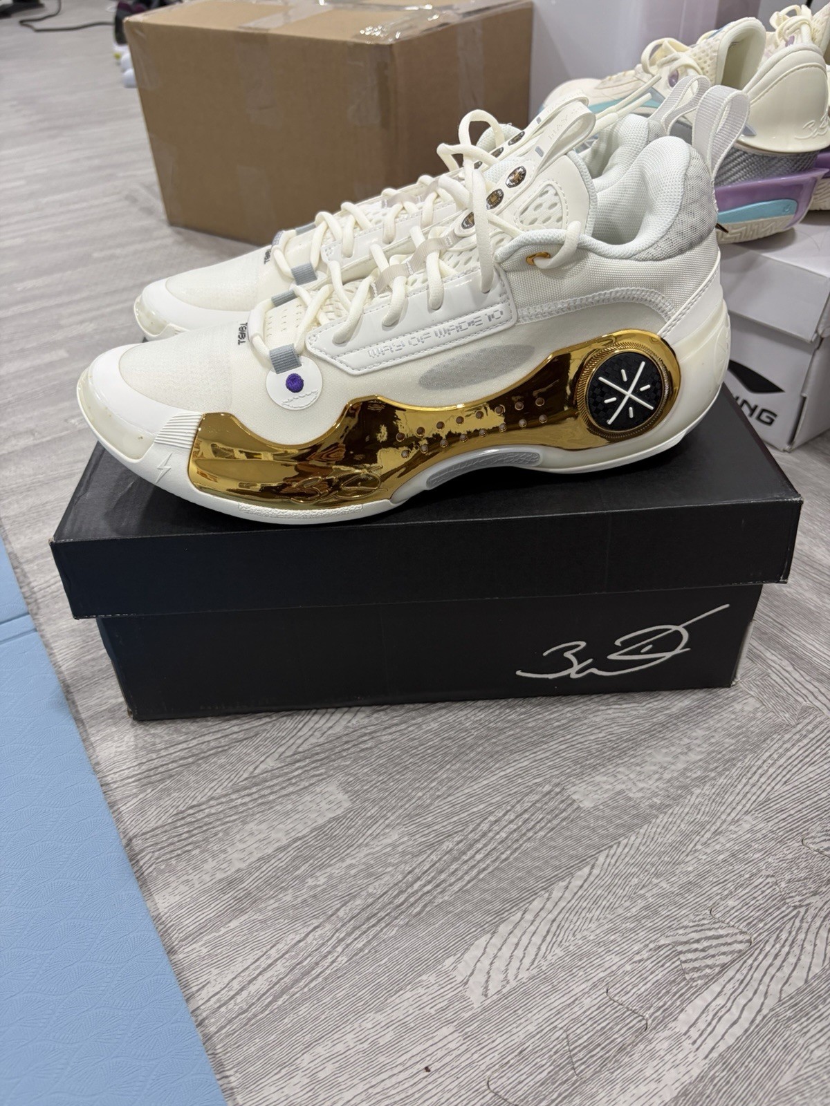 Size 10-LiNing Way Of Wade 10 “HongKong Exclusive”
