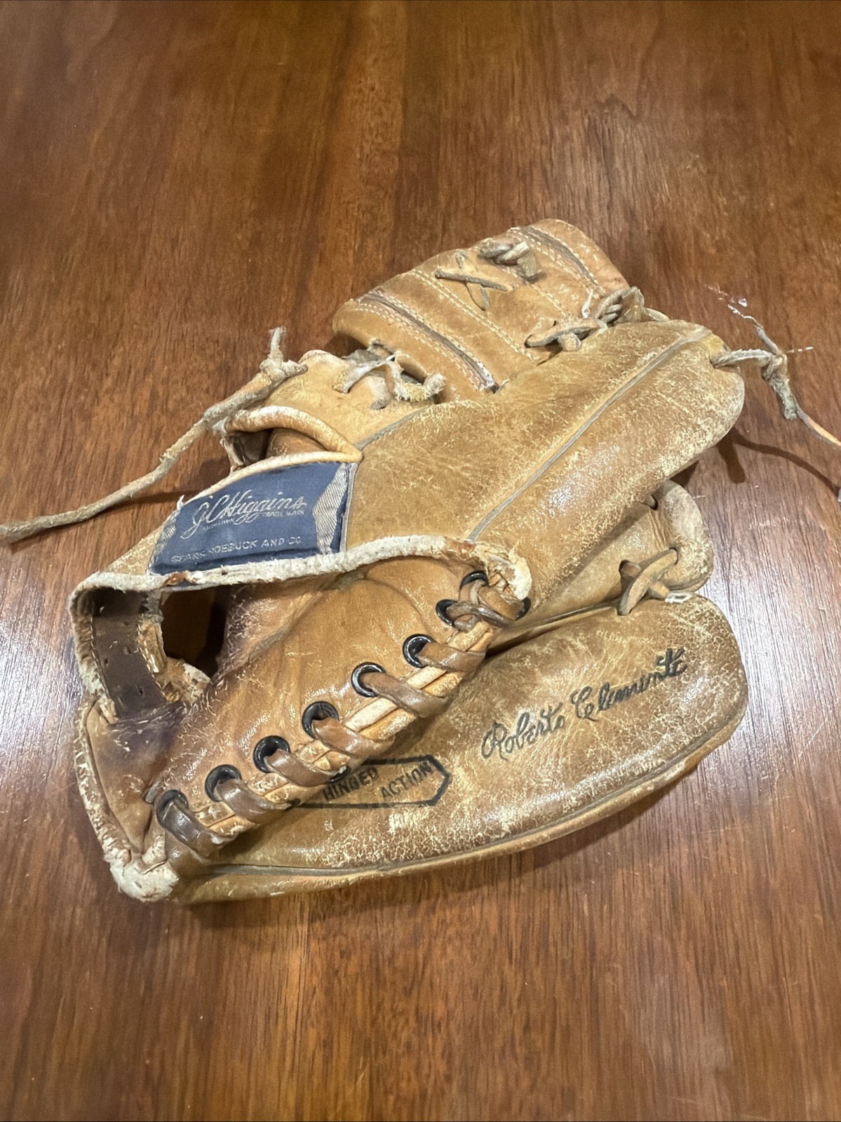 Vintage J.C Higgins 1644 Roberto Clemente Baseball Glove Sears Deep Scoop Pocket