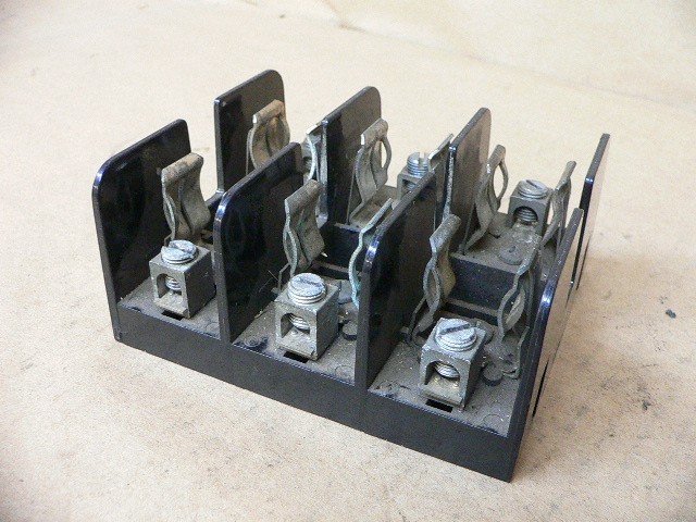 Gould Shawmut 60608J Fuse Holders Holder 600V 3 Pole Gould Shawmut 60608J