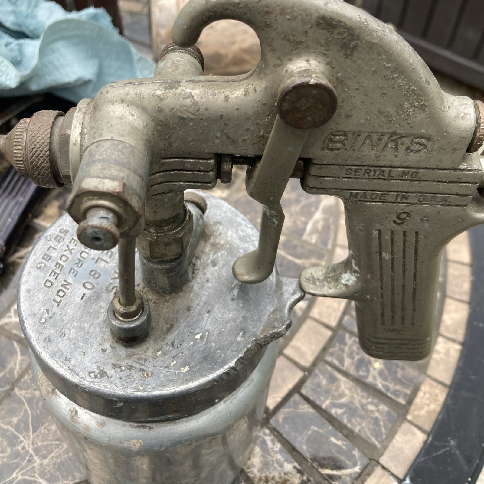 Vintage Binks Model 9 With Model 80 Canister. Untested Vintage Binks Model 9 With Model 80 Canister. Untested