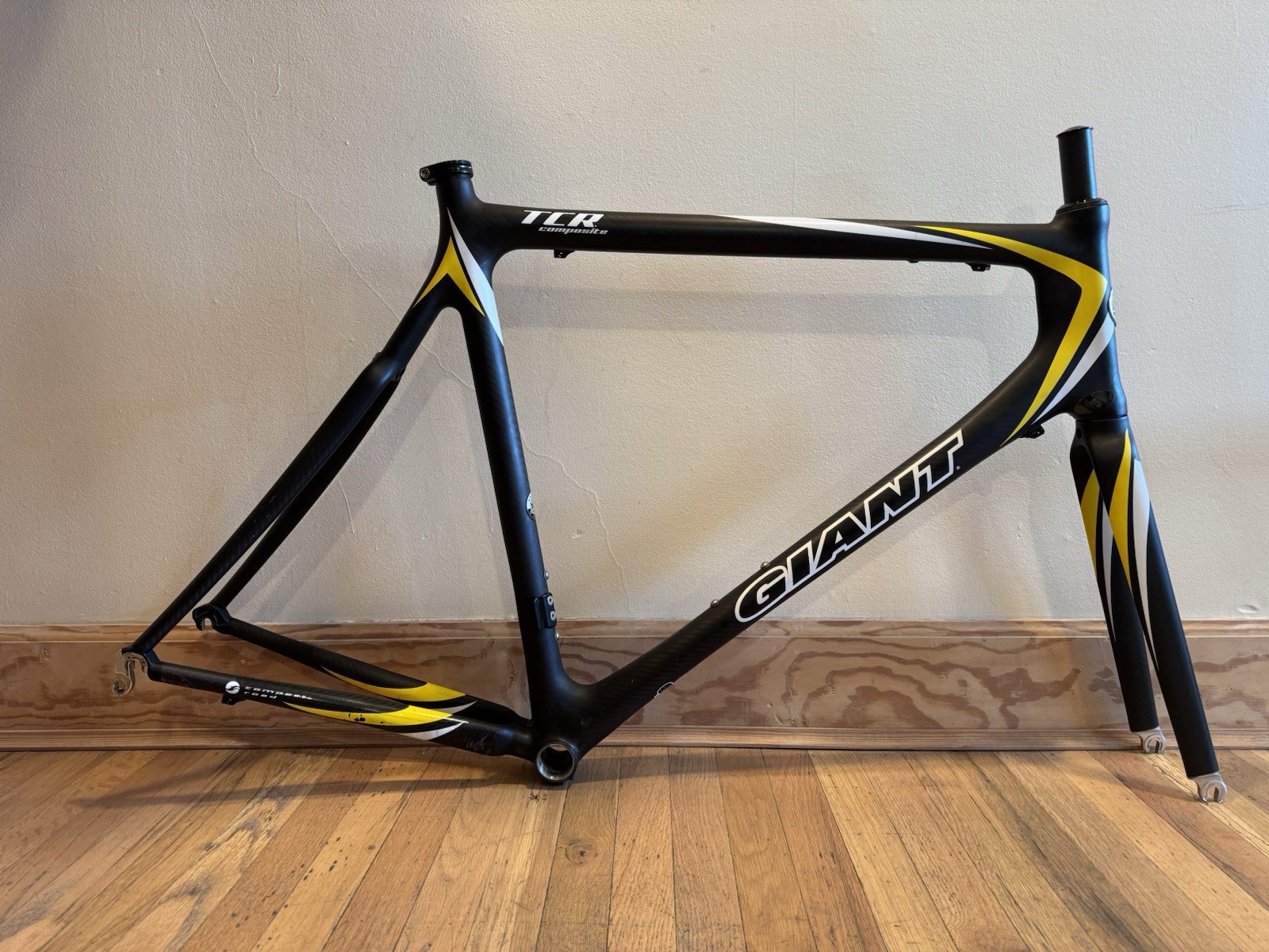 Giant TCR Composite Carbon Road Bike Frameset 60cm XL Rim Brake Compact Giant TCR Composite Carbon Road Bike Frameset 60cm XL Rim Brake Compact