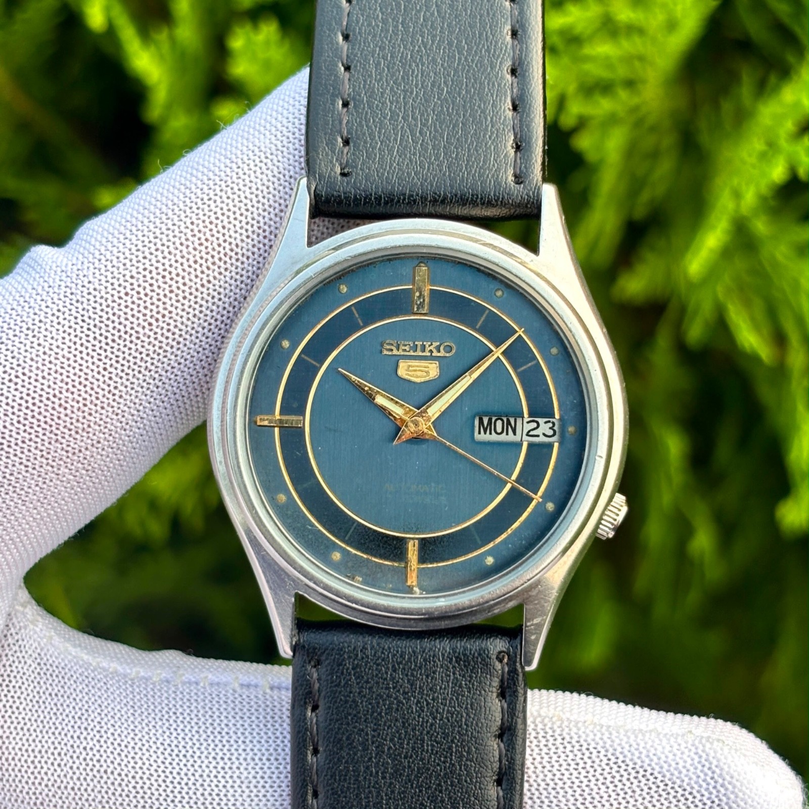 Vintage Seiko 5 Automatic Oceanic Blue Radiance Dial Japan Men\'s Watch Cal. 7009
