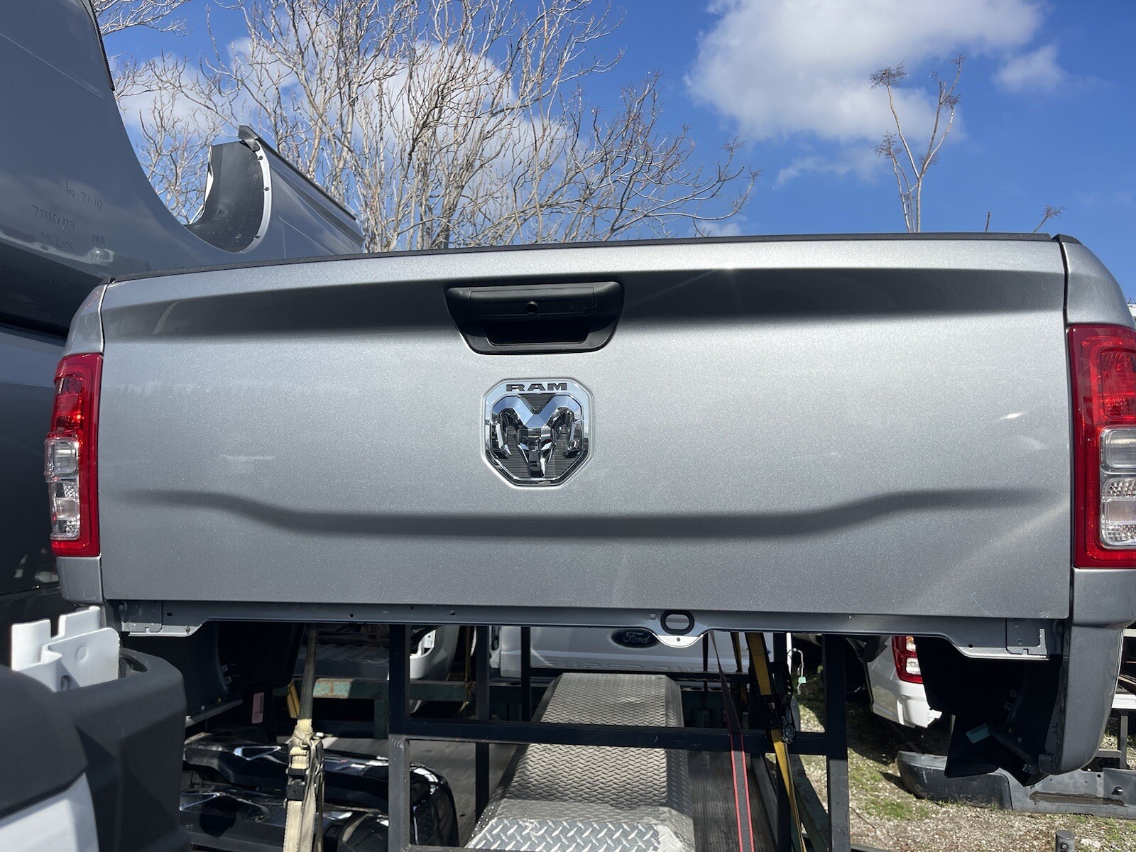 2019-25 DODGE RAM TAILGATE, BILLET SILVER PSC, NEW TAKEOFF 2500/3500 Series HD 2019-25 DODGE RAM TAILGATE, BILLET SILVER PSC, NEW TAKEOFF 2500/3500 Series HD