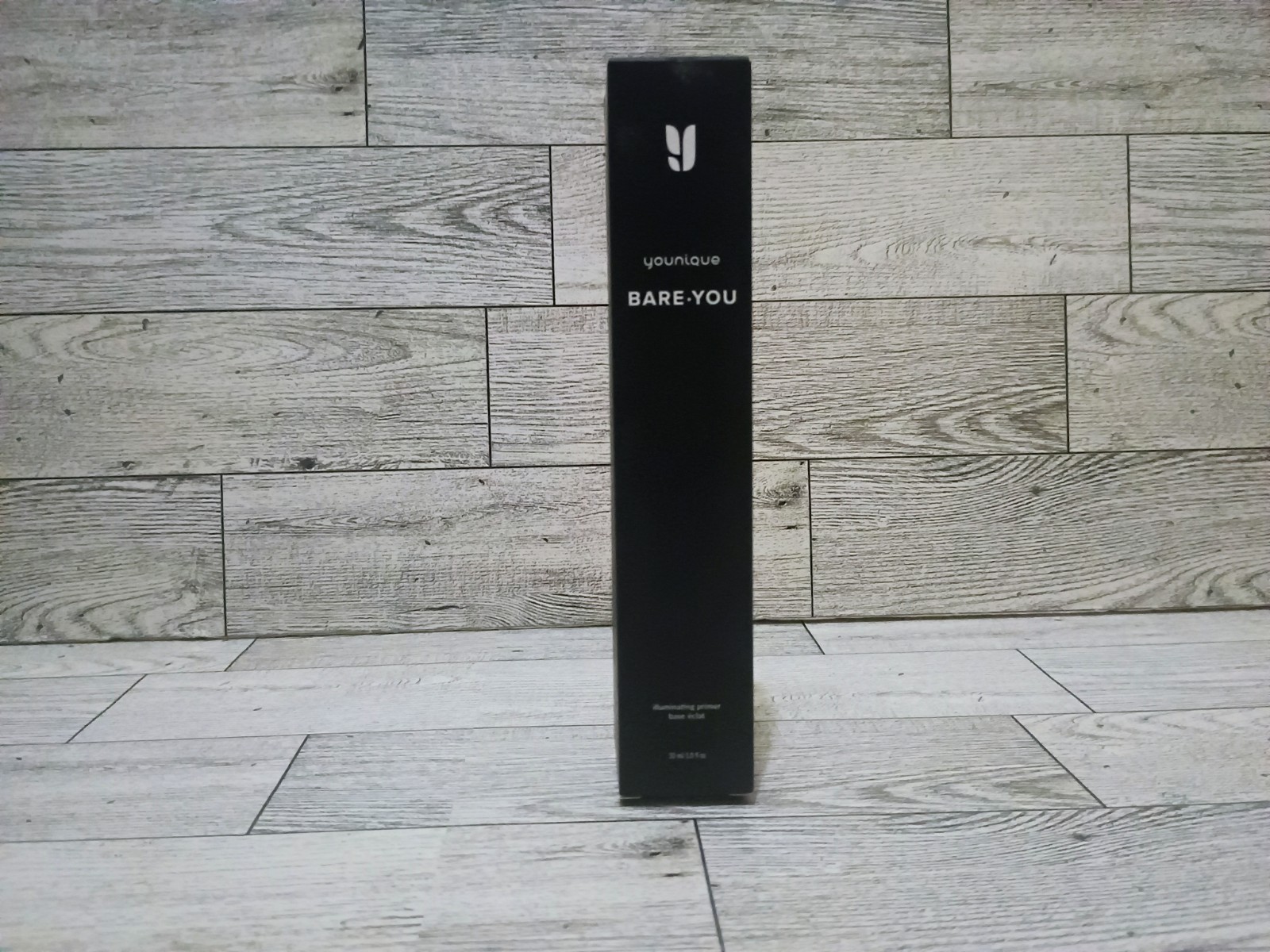 Younique BARE -YOU Illuminated FacePrimer BackNStock/35.00/1Oz./Lasts Months/Glo Younique BARE -YOU Illuminated FacePrimer BackNStock/35.00/1Oz./Lasts Months/Glo