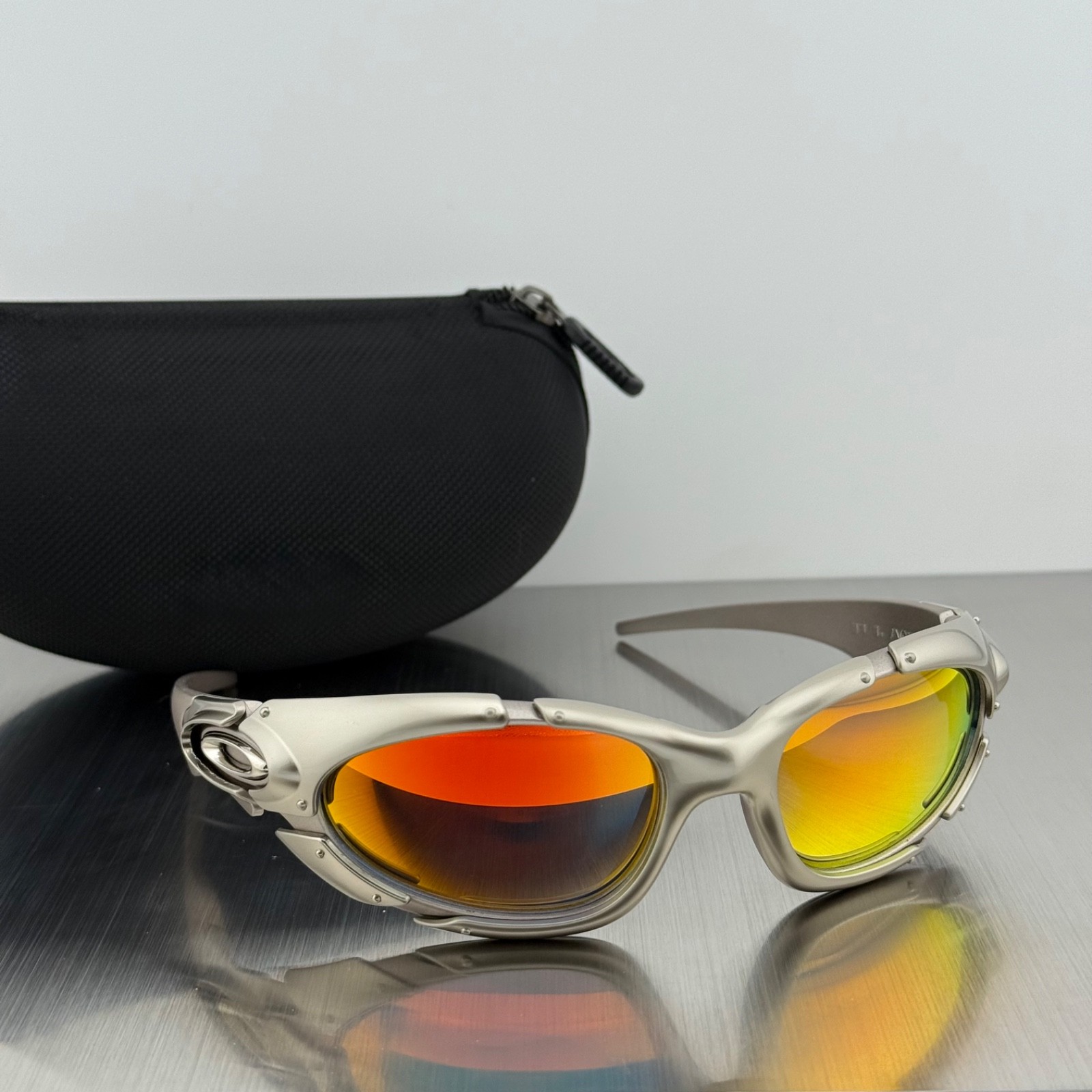 Oakley Plate Cyber Y2K Vintage Style Sunglasses Silver Metal Ruby  Fire Sung Fit