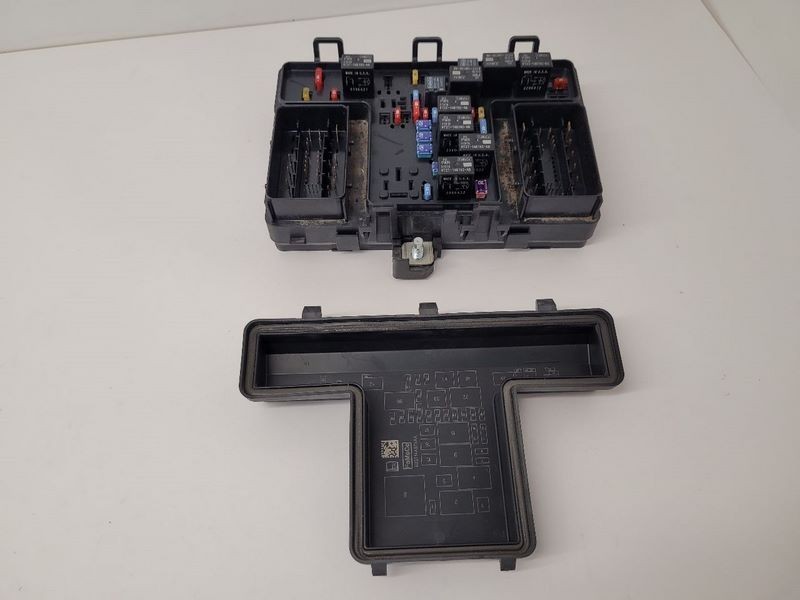 2015-2018 Ford Edge Engine Compartment Fuse Box OEM