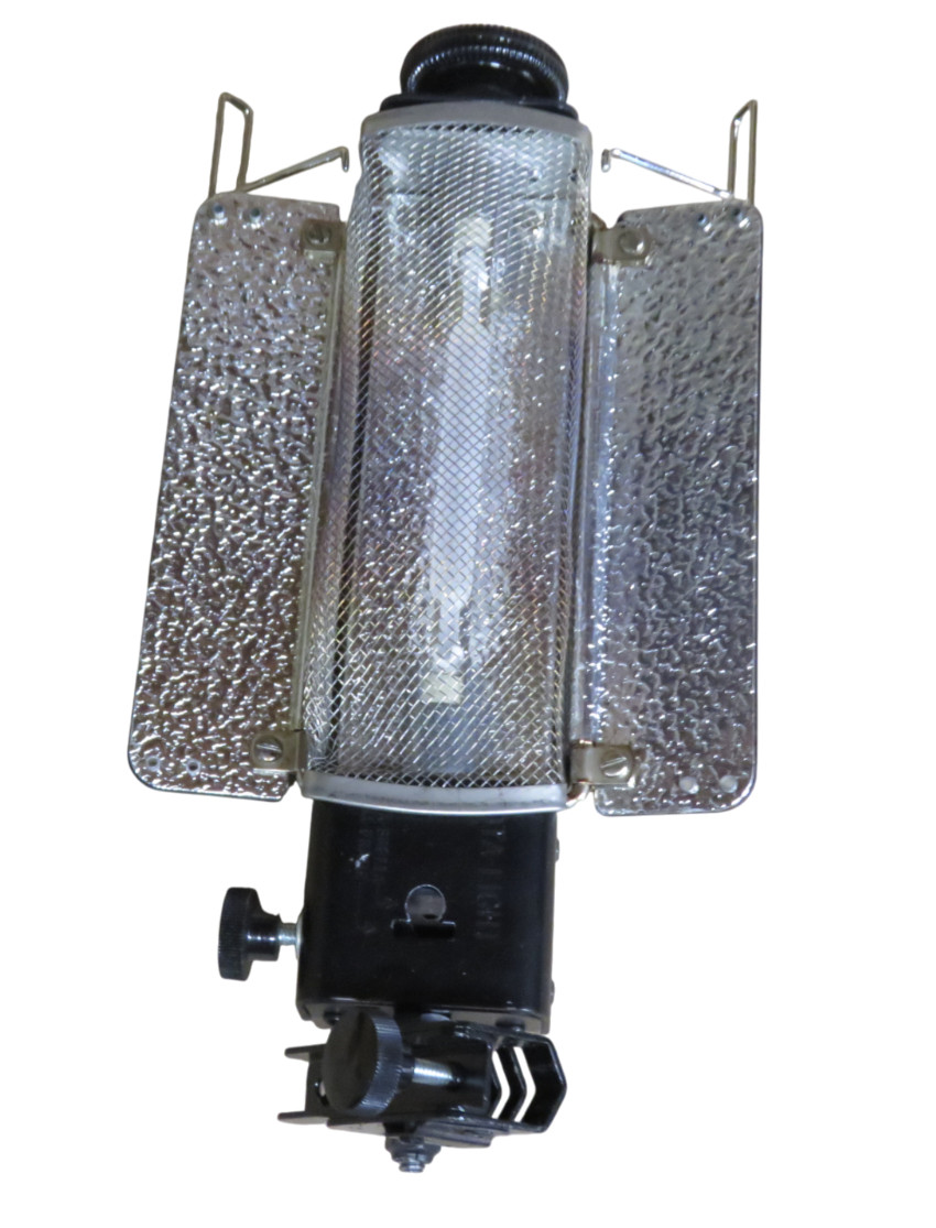 Lowel Tota Tungsten Photography Lights with Barn Doors - No Power Cords Lowel Tota Tungsten Photography Lights with Barn Doors - No Power Cords