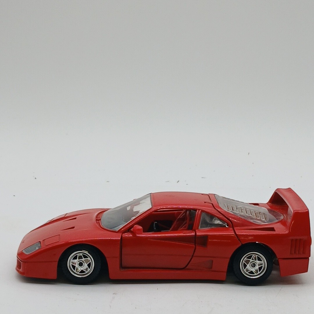 Vintage Burago Ferrari F-40 Supercar 1987 1/24 Scale Diecast Made in Italy Vintage Burago Ferrari F-40 Supercar 1987 1/24 Scale Diecast Made in Italy