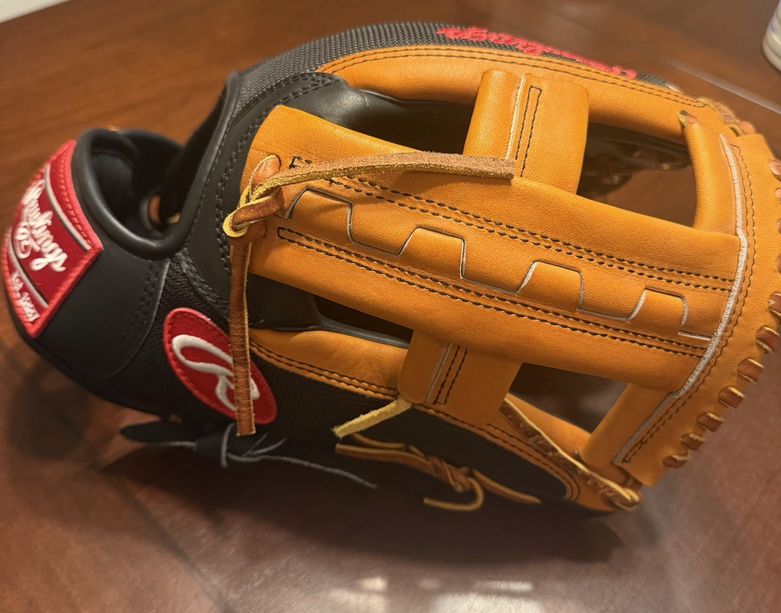 Rawlings Horween PRORV23DM RHT 12.25 In Baseball Glove Rawlings Horween PRORV23DM RHT 12.25 In Baseball Glove