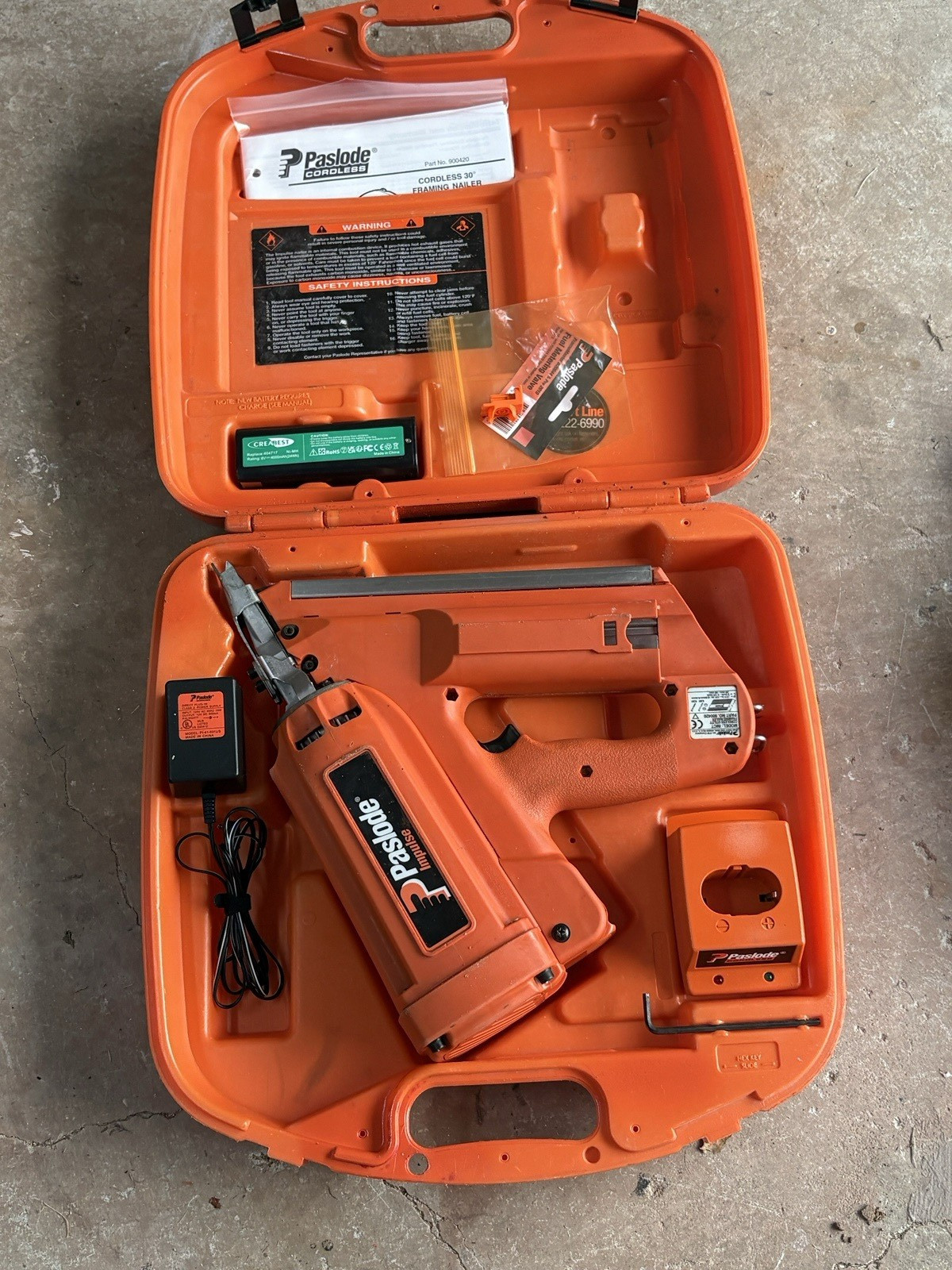 Paslode Model 900420  Cordless framing nailer - Complete Working Package