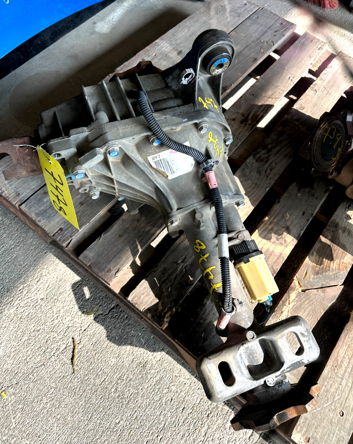 1999-2006 Silverado 1500 Front Axle Carrier Differential 3.73 Ratio exc GT4 OEM.