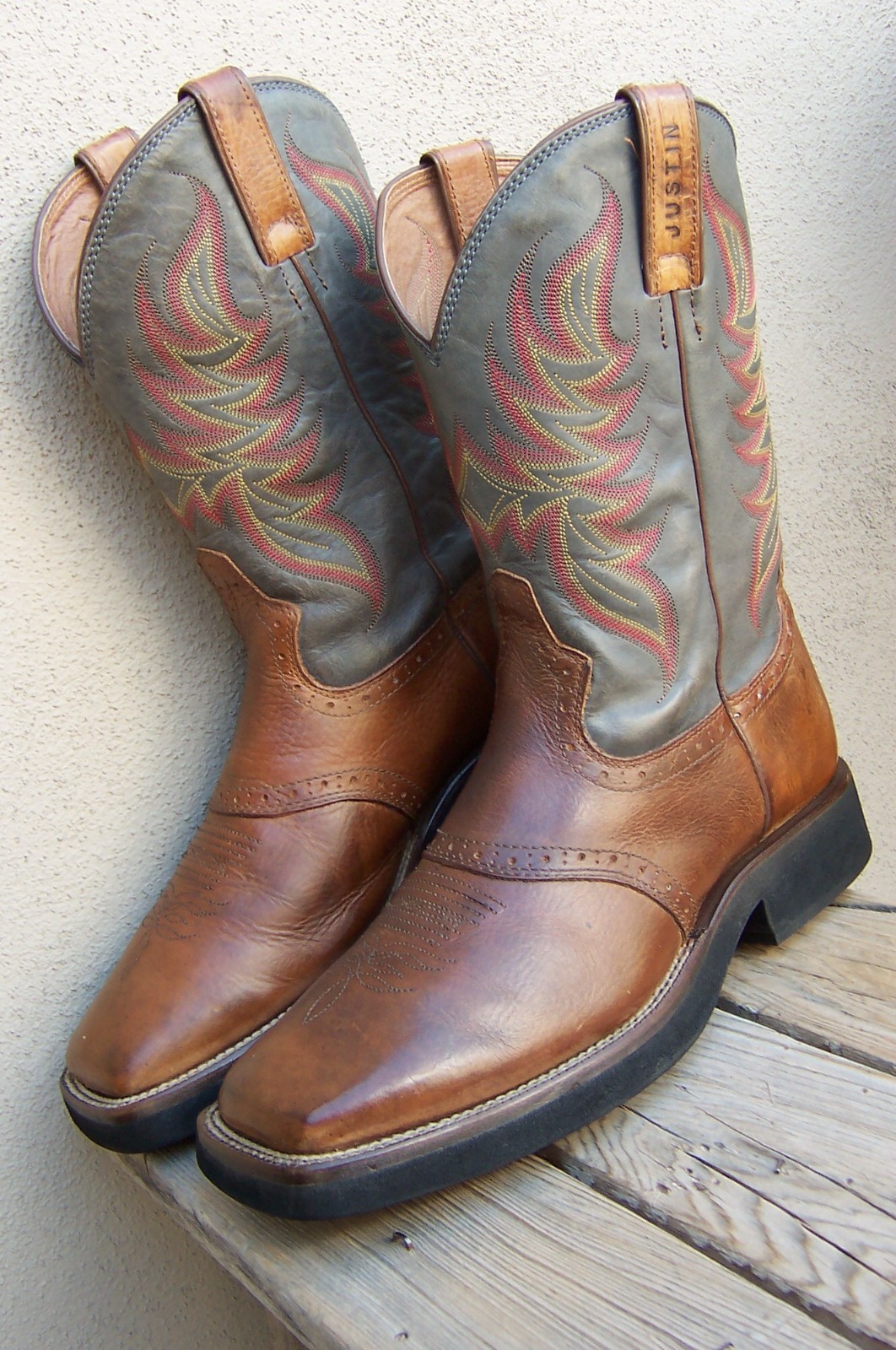 JUSTIN Mens Cowboy Western Boot Brown Leather Square Toe Saddle Vamp Size 11.5D JUSTIN Mens Cowboy Western Boot Brown Leather Square Toe Saddle Vamp Size 11.5D