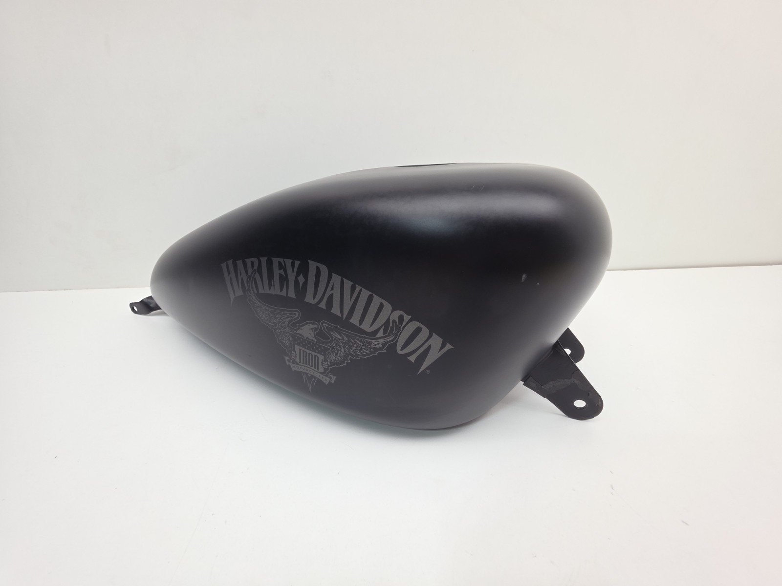 14-22 Harley-Davidson Sportster Iron XL 883 OEM Fuel Gas Tank OEM  Black 