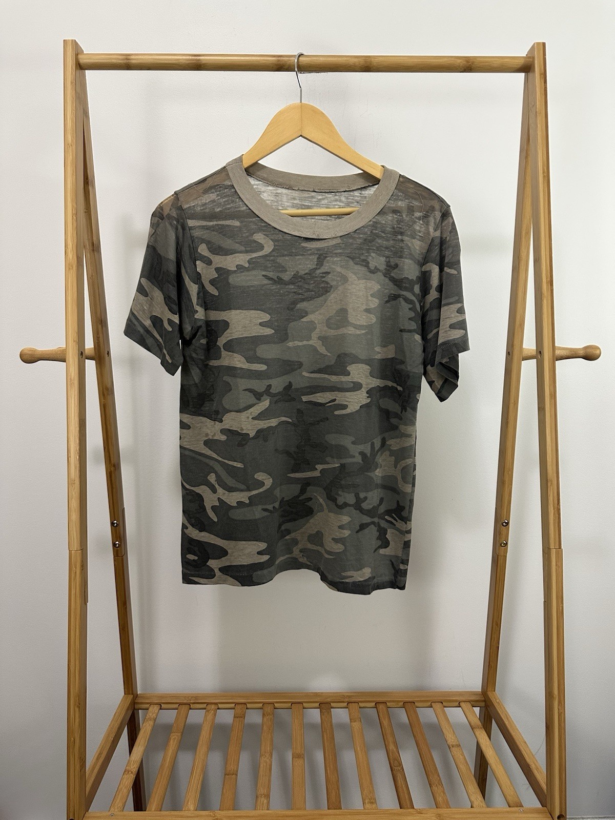 VTG 80s Super Worn Paper Thin Burnout Faded Dull Camo Camouflage T-Shirt Size M
