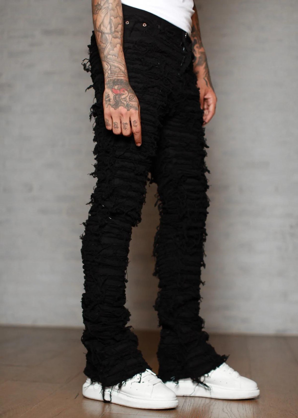 Men\'s GUAPI BLACK OBSIDIAN DISTRESSED STACKED JEANS SIZE 40 Men\'s GUAPI BLACK OBSIDIAN DISTRESSED STACKED JEANS SIZE 40