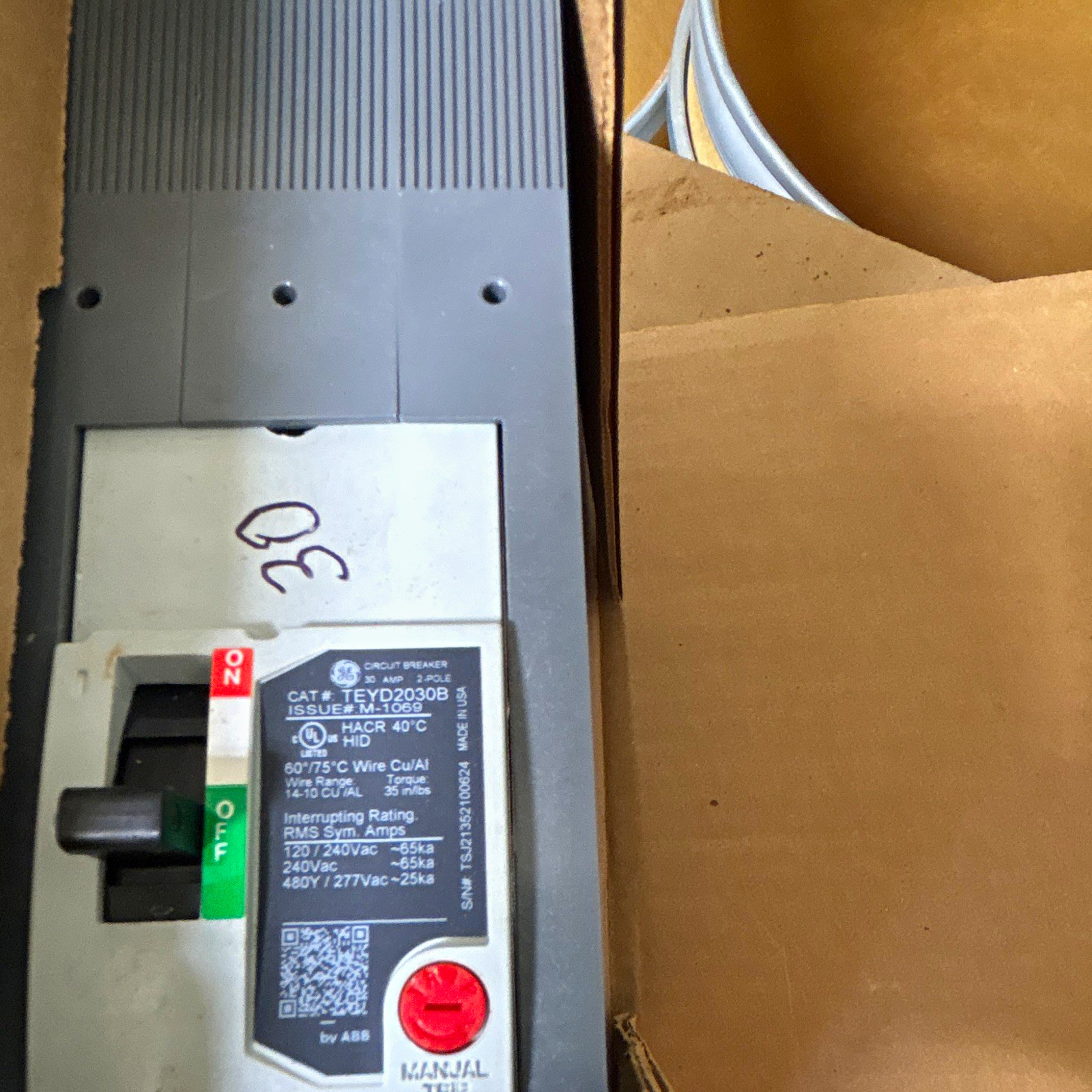 GE TEYD2030B 2P 30A 120/240VAC AC Main Circuit Breaker Trip Indicator Gray