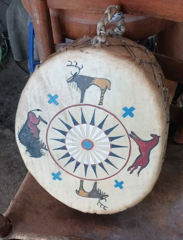 **AWESOME OLD  VINTAGE NATIVE AMERICAN BUFFALO HIDE DRUM SONJA HOLY EAGLE 1996 *