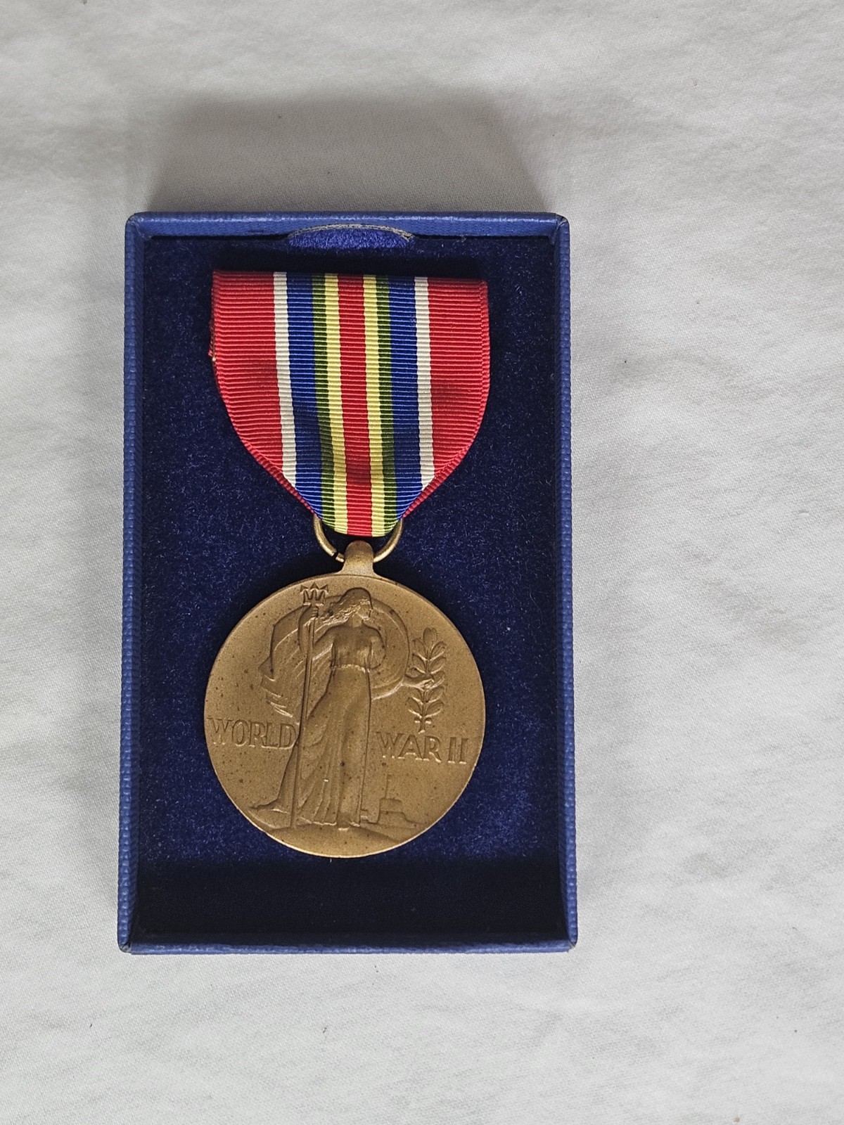 VINTAGE Merchant Marine WW II Victory Medal in Box VINTAGE Merchant Marine WW II Victory Medal in Box