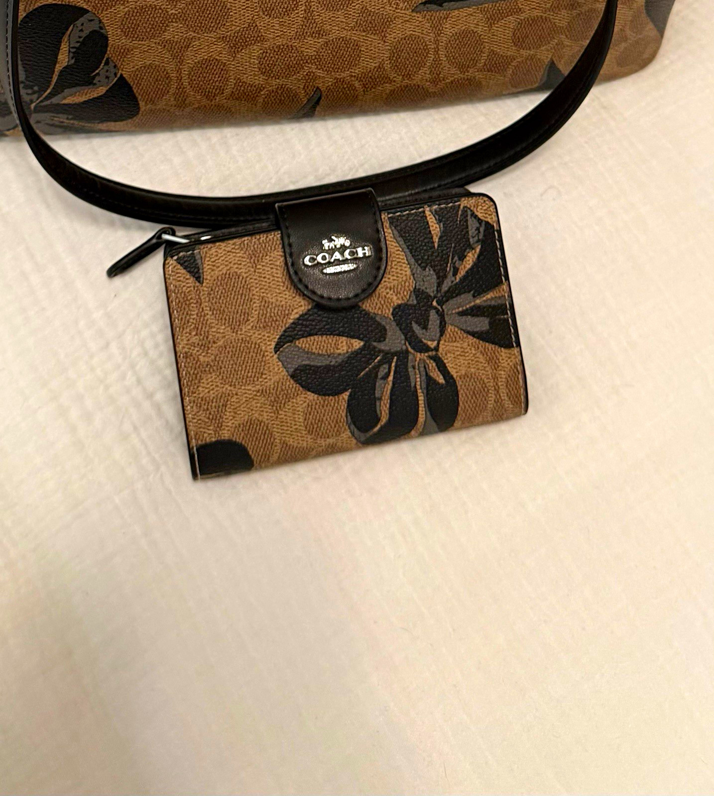 Vintage Coach Women’s Brown Signature Logo Wallet with Black Bow Pattern