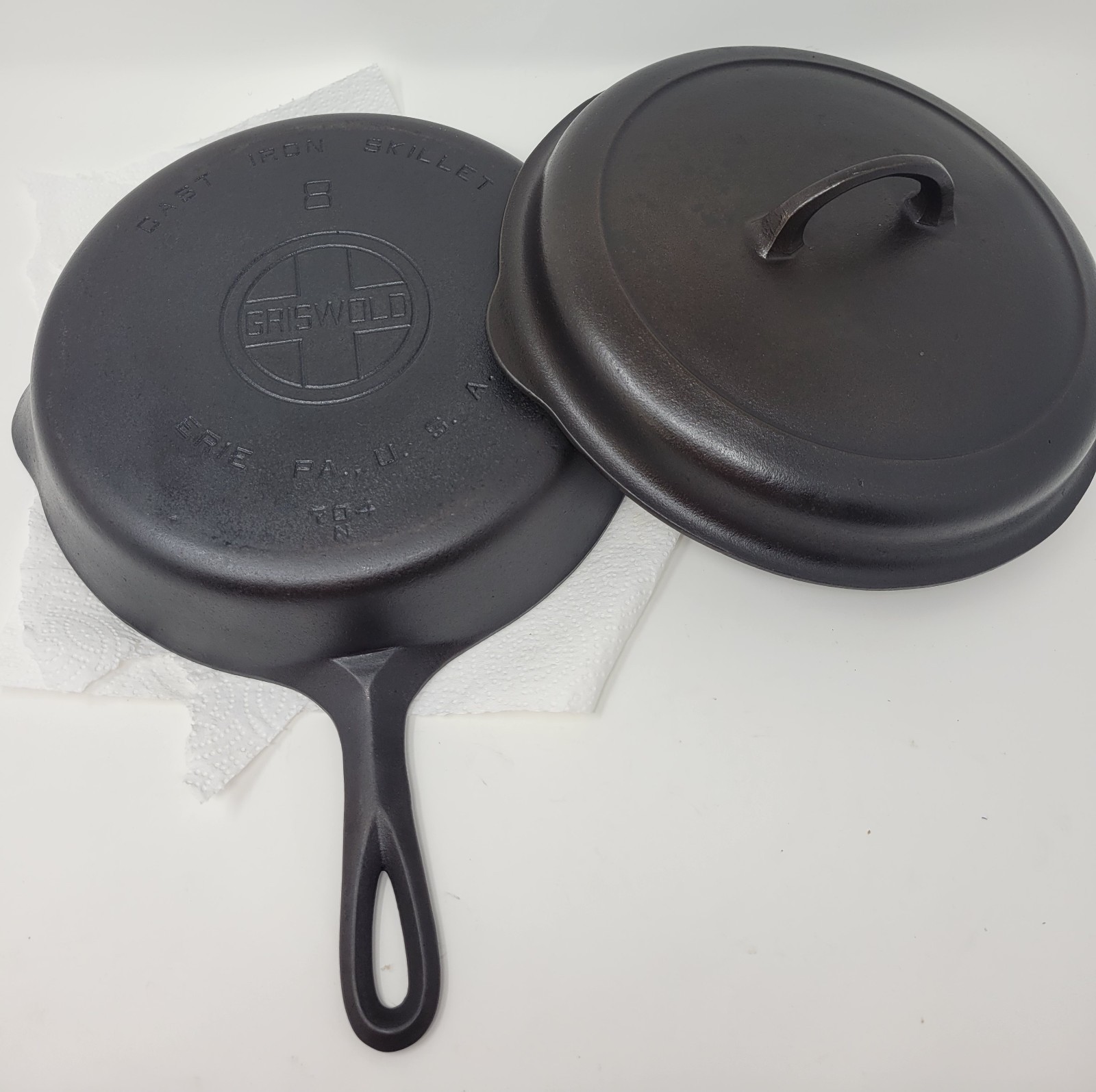 Griswold No. 8 Skillet & Lid With Circular Large Block Griswold No. 8 Skillet & Lid With Circular Large Block