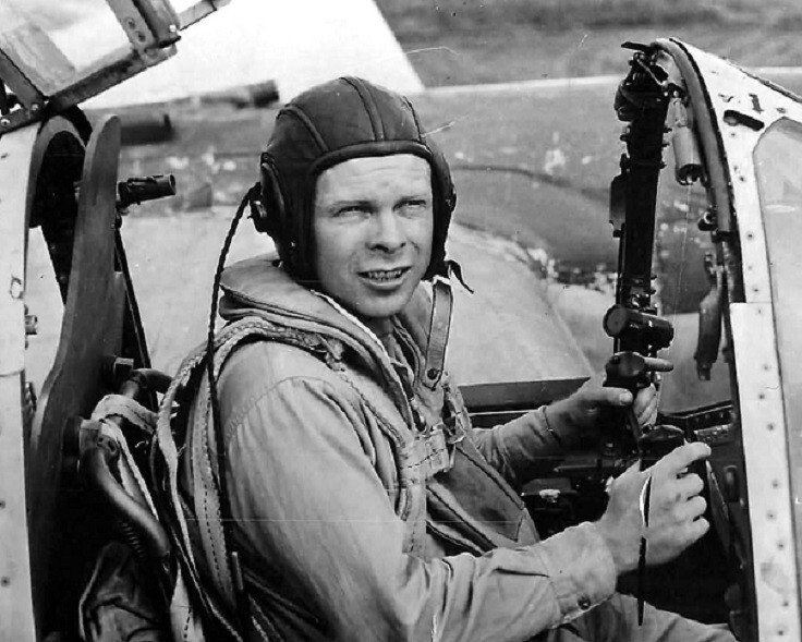 Ace Pilot Richard Bong in his P-38 in New Guinea 1944, WWII WW2 8x10 Photo 57b