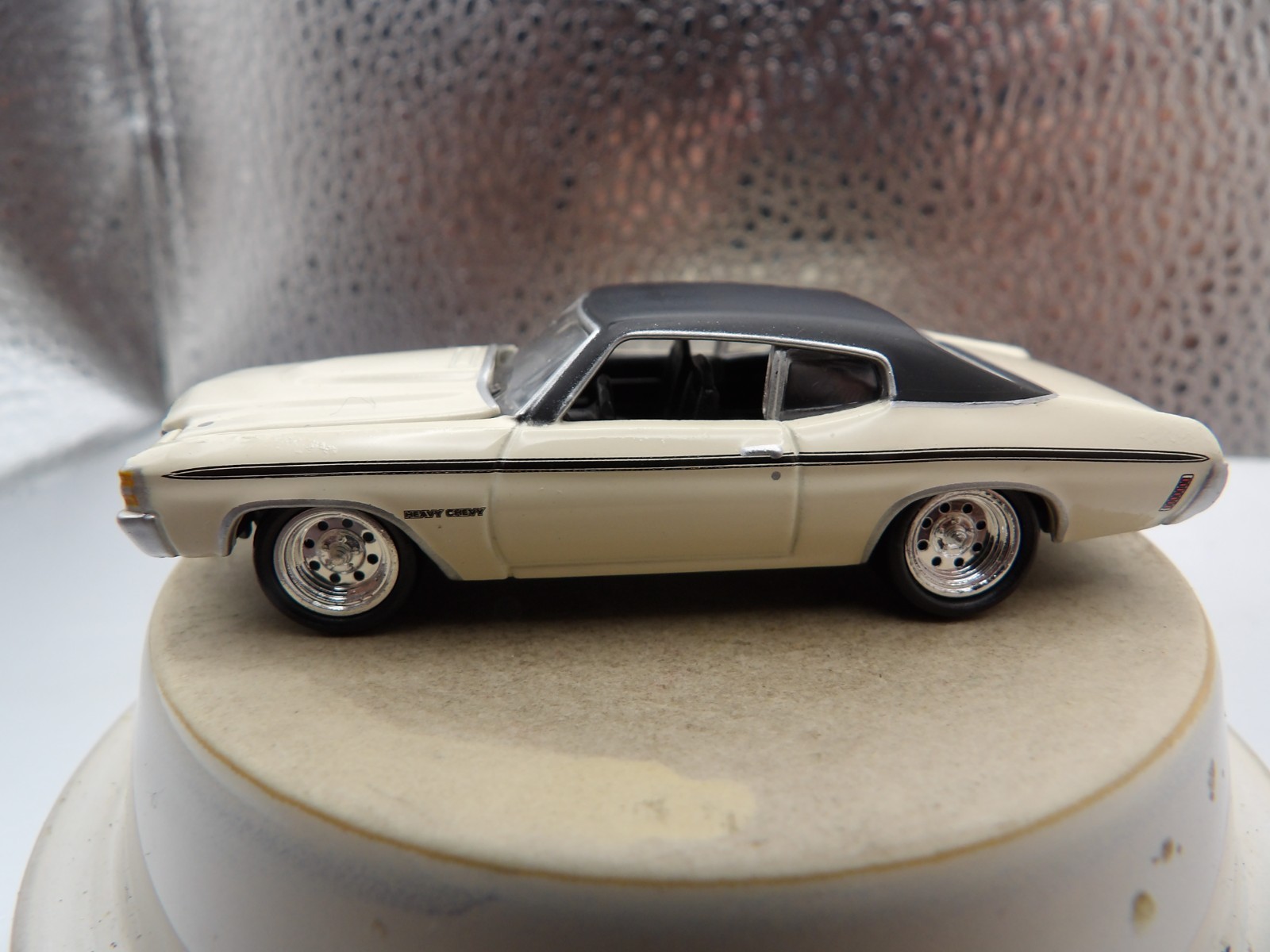1971 HEAVY CHEVY CHEVELLE        2003 JOHNNY LIGHTNING MUSCLE CARS U.S.A.   1:64